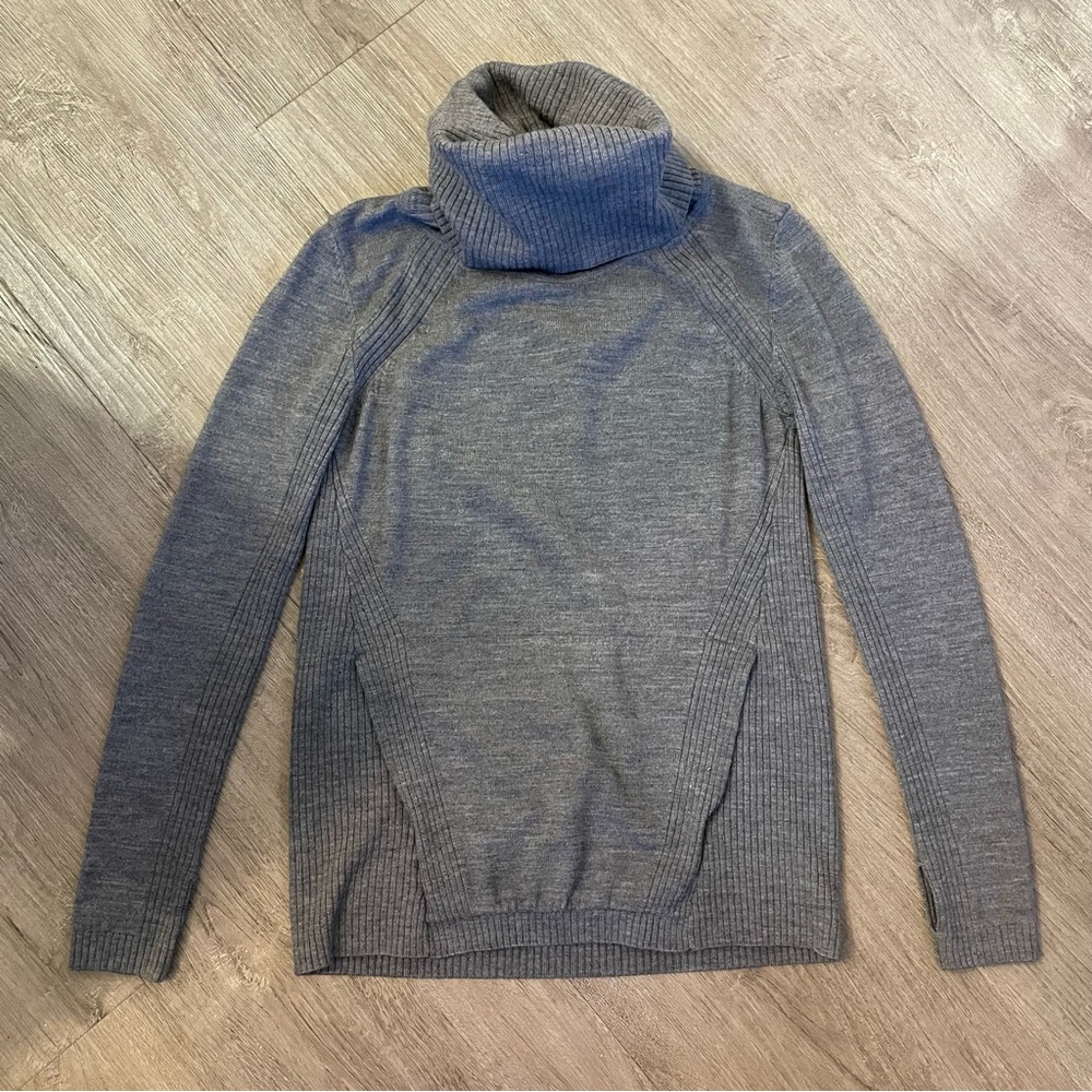 Lululemon Sweat and Savasana Gray Merino Turtleneck Sweater in Medium Grey - Picture 9 of 10